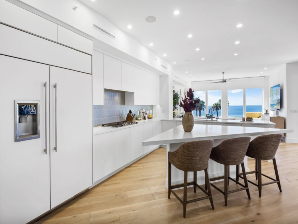 Ultra Posh South end Condo with Private Pool and Spa